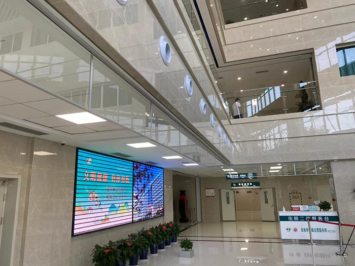 防火玻璃挡烟垂壁(图1)